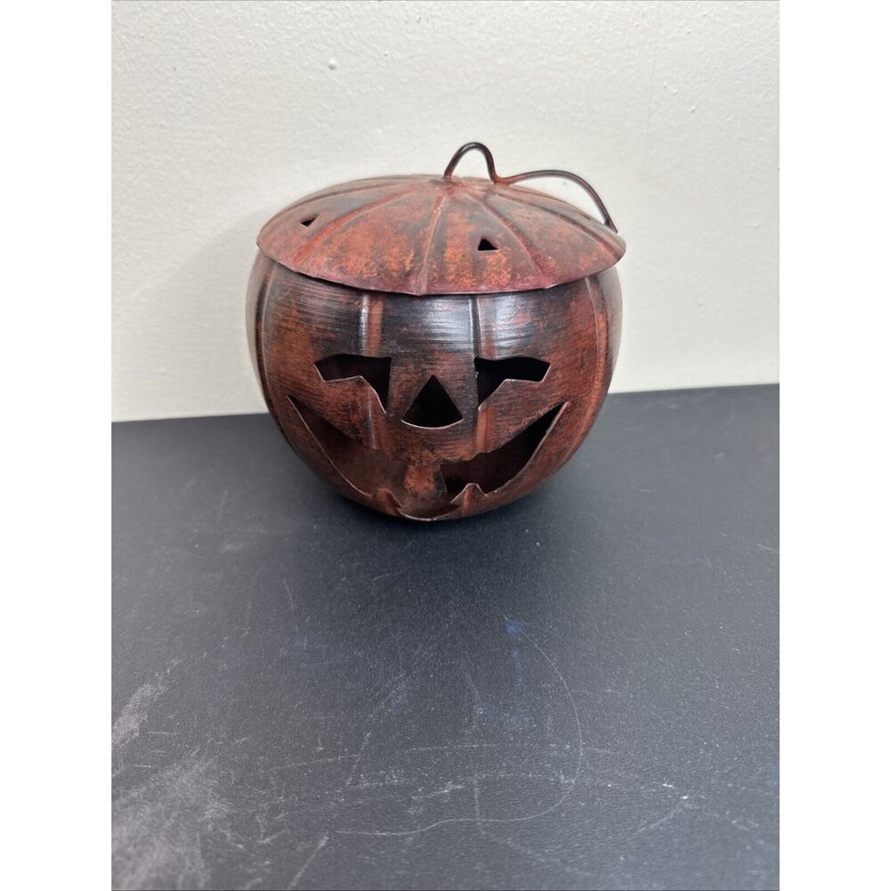 Vintage Rustic‎ Metal pumpkin jack-o’-lantern Halloween Tea Light candle holder